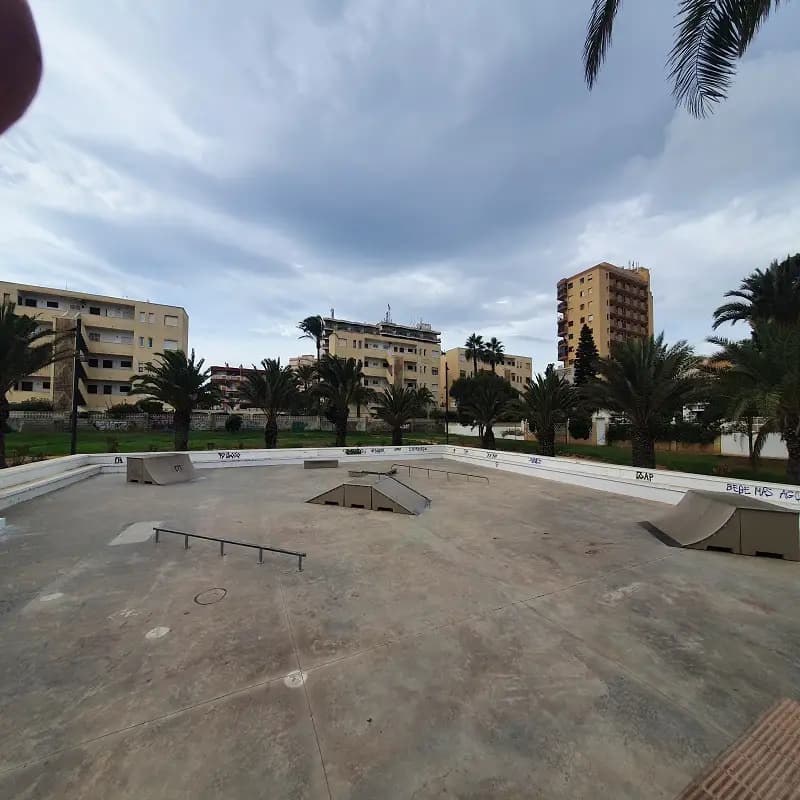 Cuadrado Skate Plaza - skateboard in Roquetas de Mar