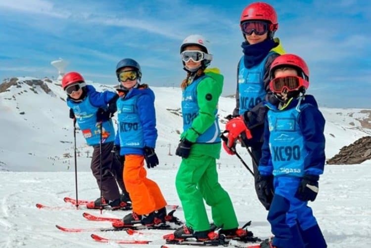 Escuela de esquí POWDER Javalambre - ski in Camarena de la Sierra