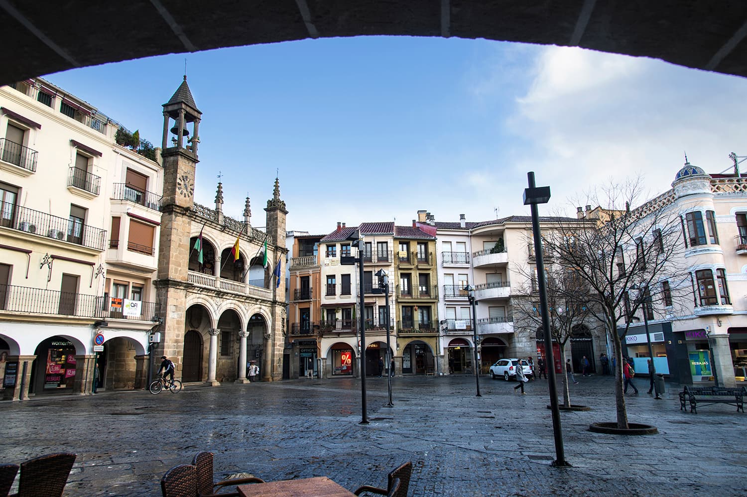 Plasencia Town Hall - natacion in Plasencia