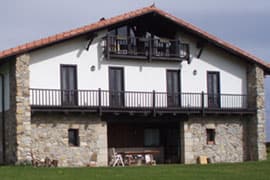 Barrika Surf Camp - surf in Elexalde